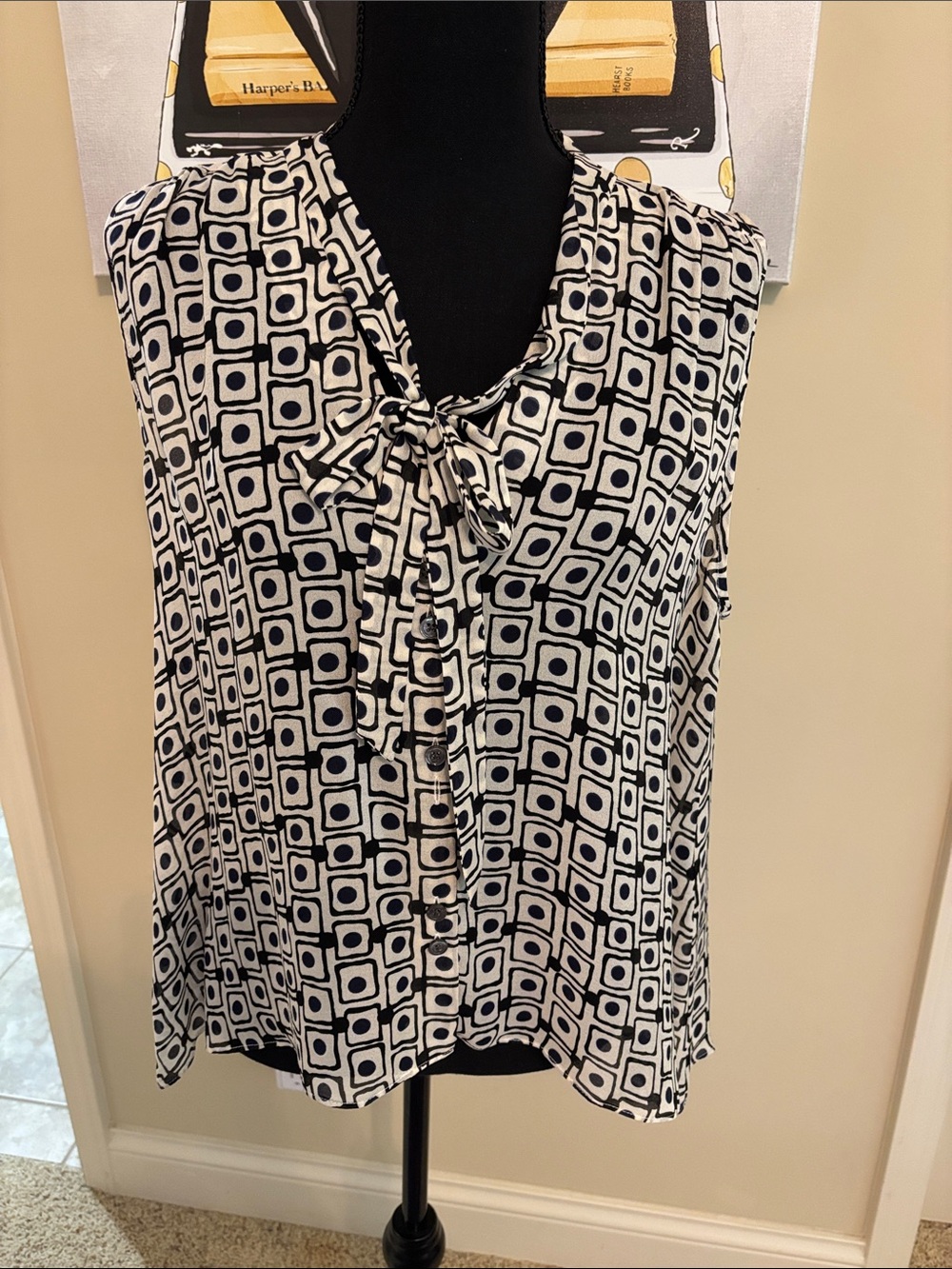 Elizabeth and James Black and White Geometric Tie-Neck Sleeveless Top